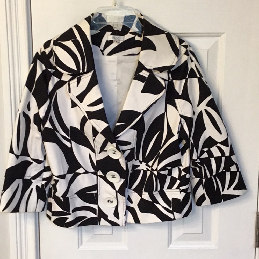 Cache Black & White Spring/Summer Jacket